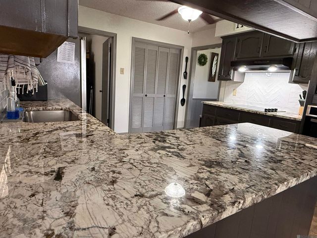 12235 Stoneway Pl, Central, LA 70818