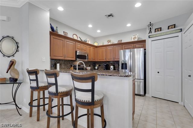 8784 MIDDLEBROOK DR, Fort Myers, FL 33908