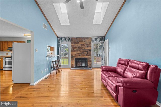 61 OLYMPIA LN, Sicklerville, NJ 08081