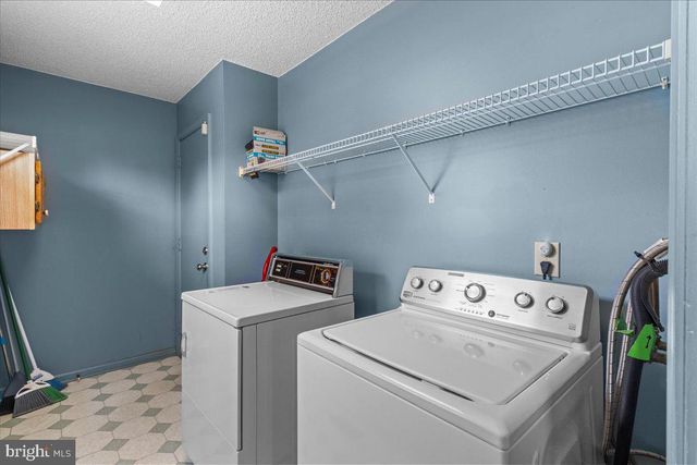 61 OLYMPIA LN, Sicklerville, NJ 08081