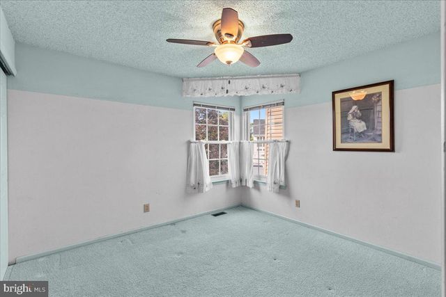 61 OLYMPIA LN, Sicklerville, NJ 08081