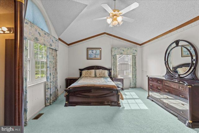 61 OLYMPIA LN, Sicklerville, NJ 08081