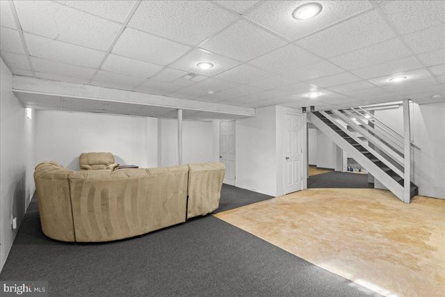 61 OLYMPIA LN, Sicklerville, NJ 08081