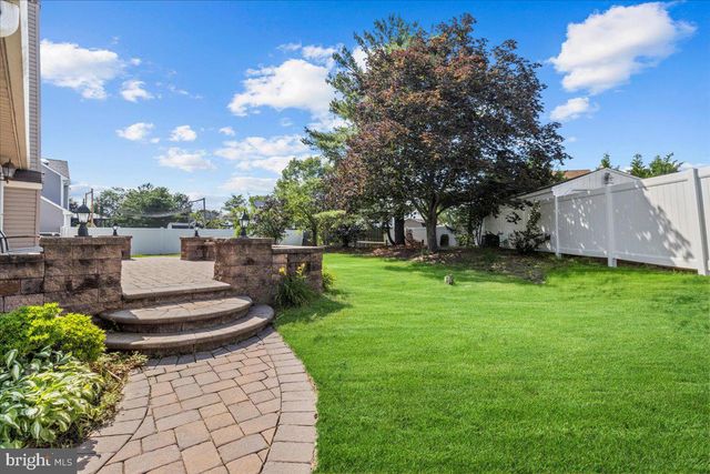 61 OLYMPIA LN, Sicklerville, NJ 08081