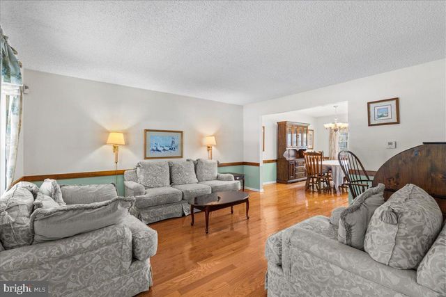 61 OLYMPIA LN, Sicklerville, NJ 08081