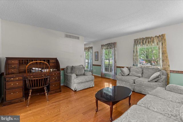 61 OLYMPIA LN, Sicklerville, NJ 08081