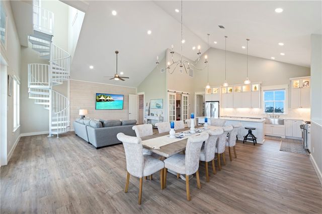 104 Sea Rocket Lane, Port Aransas, TX 78373