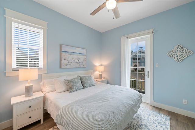 104 Sea Rocket Lane, Port Aransas, TX 78373