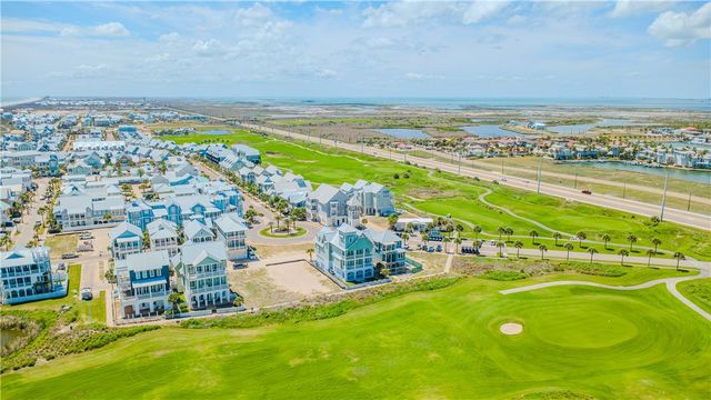 104 Sea Rocket Lane, Port Aransas, TX 78373