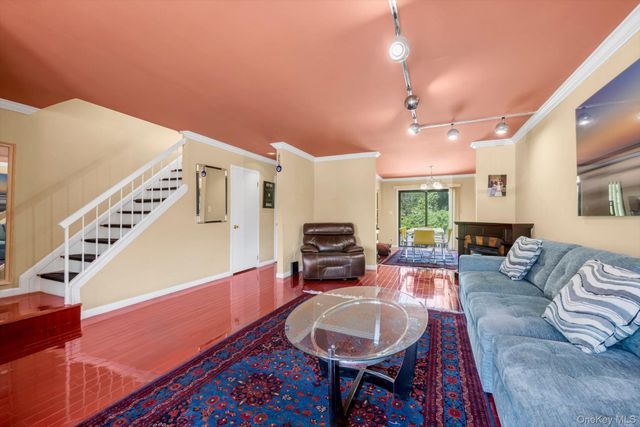 14 Vanderbilt Way 14, Valley Stream, NY 11581