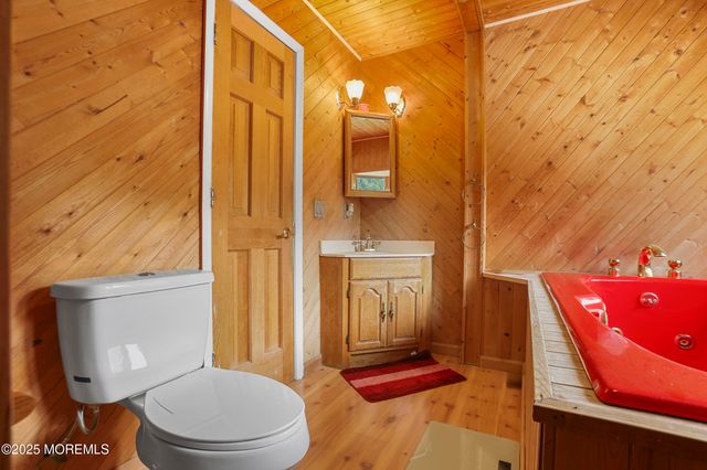 14 Hidden Hollow Court, Jackson, NJ 08527