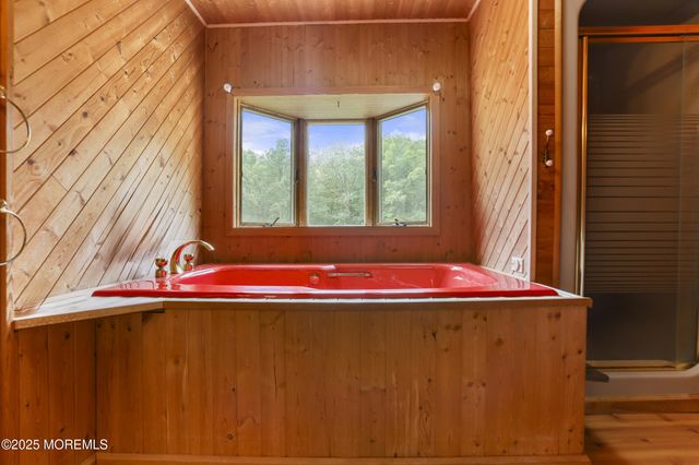 14 Hidden Hollow Court, Jackson, NJ 08527