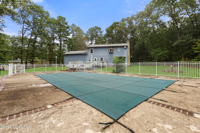 14 Hidden Hollow Court, Jackson, NJ 08527