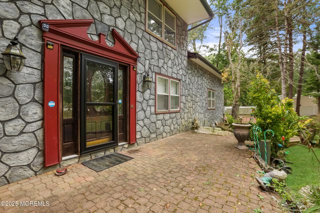 14 Hidden Hollow Court, Jackson, NJ 08527