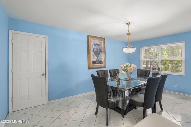 14 Hidden Hollow Court, Jackson, NJ 08527