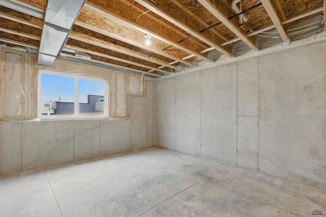 530 DENALI DR, Box Elder, SD 57719