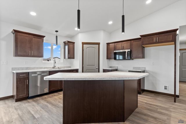 530 DENALI DR, Box Elder, SD 57719