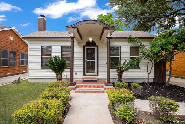 1717 W Summit Ave, San Antonio, TX 78201