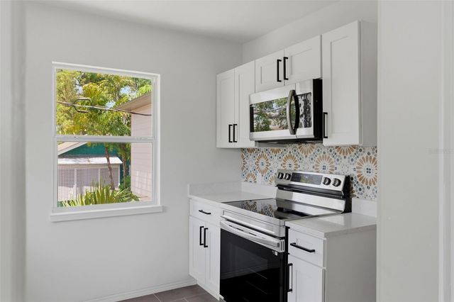 3030 5TH STREET N, St Petersburg, FL 33704
