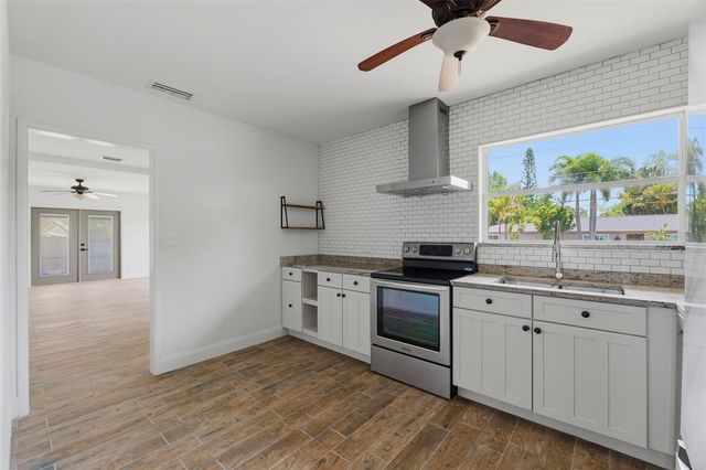 3030 5TH STREET N, St Petersburg, FL 33704