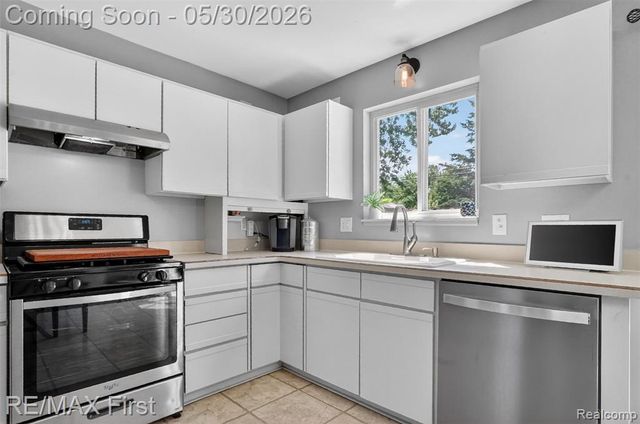 12582 Bender Drive, Sterling Heights, MI 48313