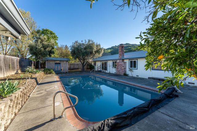 1339 Laurel Ave, Ukiah, CA 95482