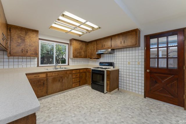 1339 Laurel Ave, Ukiah, CA 95482