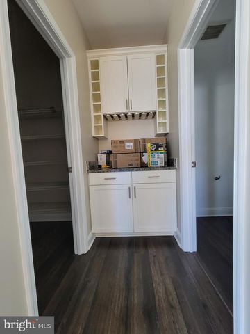 11387 TOLKIEN AVE, White Plains, MD 20695