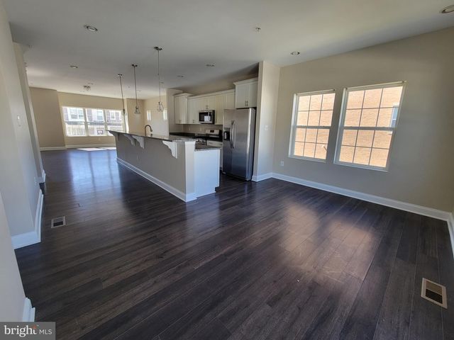 11387 TOLKIEN AVE, White Plains, MD 20695