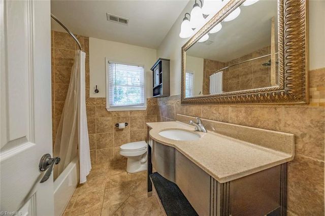 3155 Rainbow Avenue, Pfafftown, NC 27040