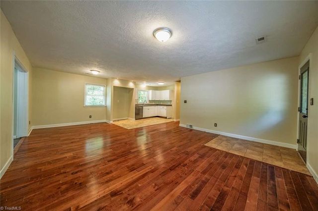 3155 Rainbow Avenue, Pfafftown, NC 27040