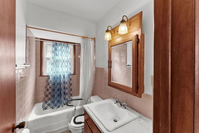 1921 33rd Street, Moline, IL 61265