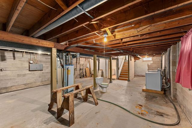 1921 33rd Street, Moline, IL 61265