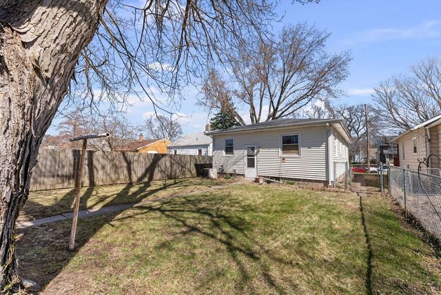 1921 33rd Street, Moline, IL 61265