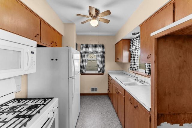 1921 33rd Street, Moline, IL 61265