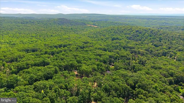 805 PHEASANT DR, Winchester, VA 22602