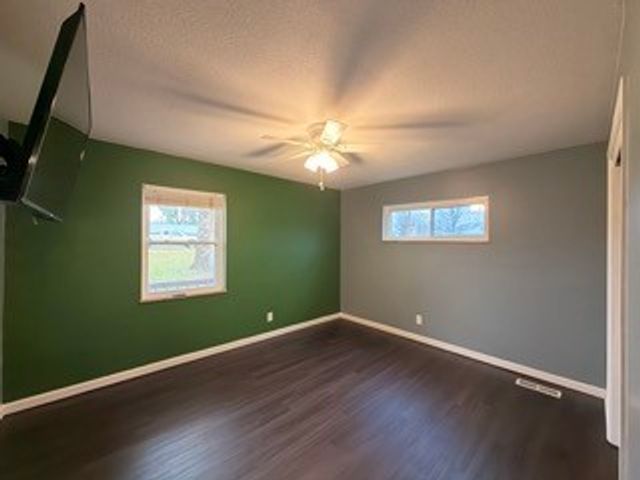 412 Woodland Dr, Clinton, TN 37716