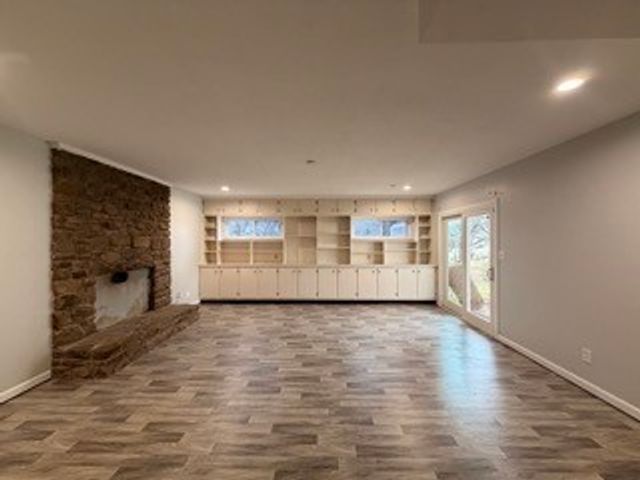 412 Woodland Dr, Clinton, TN 37716
