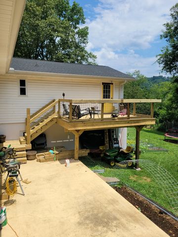 412 Woodland Dr, Clinton, TN 37716