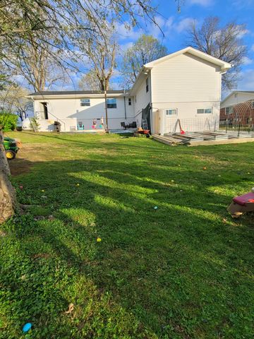 412 Woodland Dr, Clinton, TN 37716