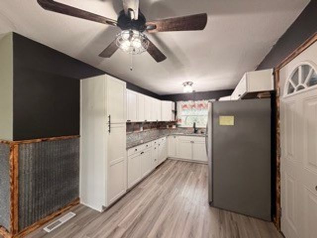 412 Woodland Dr, Clinton, TN 37716