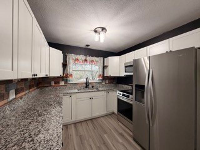 412 Woodland Dr, Clinton, TN 37716