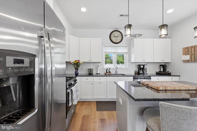 983 HIGHLAND AVE, Langhorne, PA 19047
