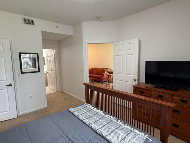2080 Greenview Shores Boulevard 402, Wellington, FL 33414
