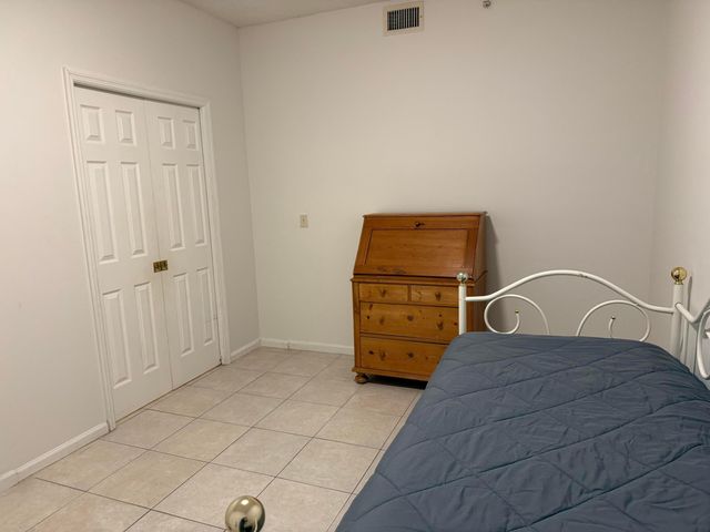 2080 Greenview Shores Boulevard 402, Wellington, FL 33414