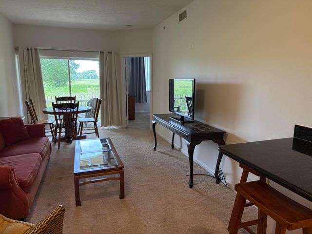 2080 Greenview Shores Boulevard 402, Wellington, FL 33414