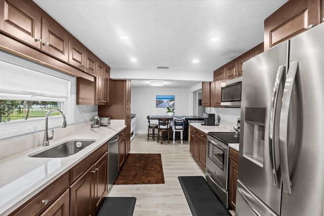 6635 58th Avenue, Vero Beach, FL 32967