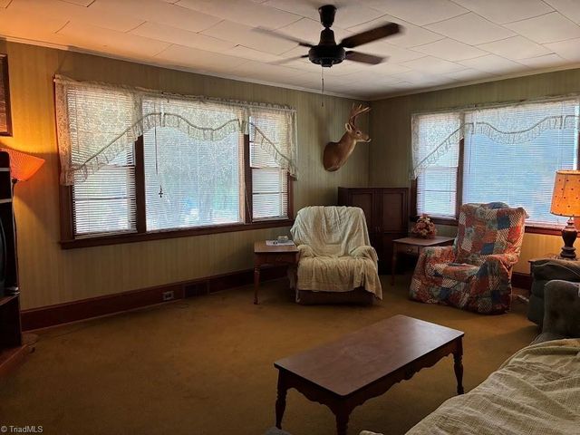 138 Peacehaven Circle, Mount Airy, NC 27030
