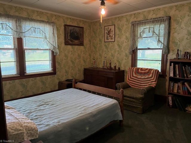 138 Peacehaven Circle, Mount Airy, NC 27030