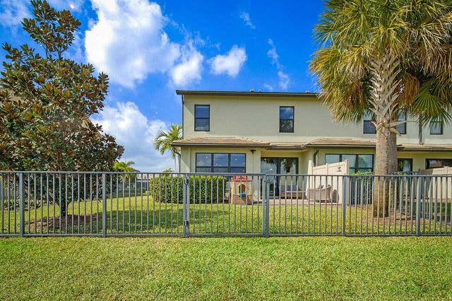 4772 San Fratello Circle, Lake Worth, FL 33467